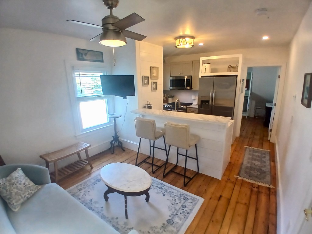 1 Bedroom Furnished Rental in Stonington Brough, Stonington Brough (CT-117)