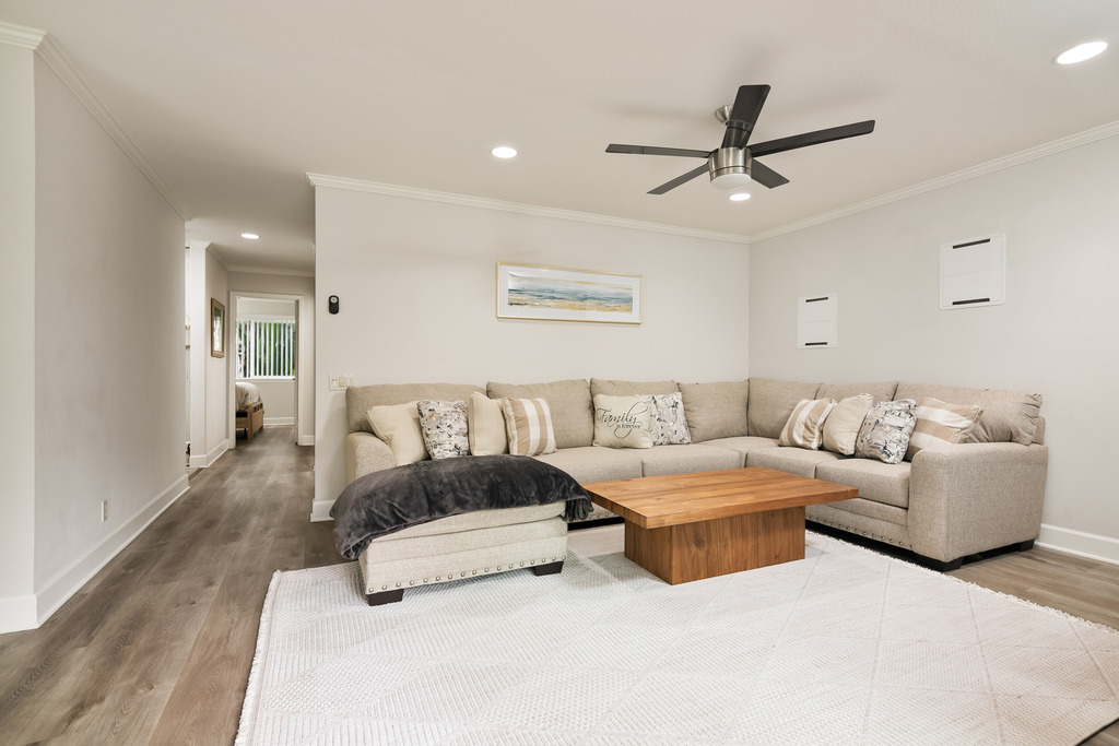 2 BR Furnished Rental in La Jolla Village Square, La Jolla (LJ-8503)