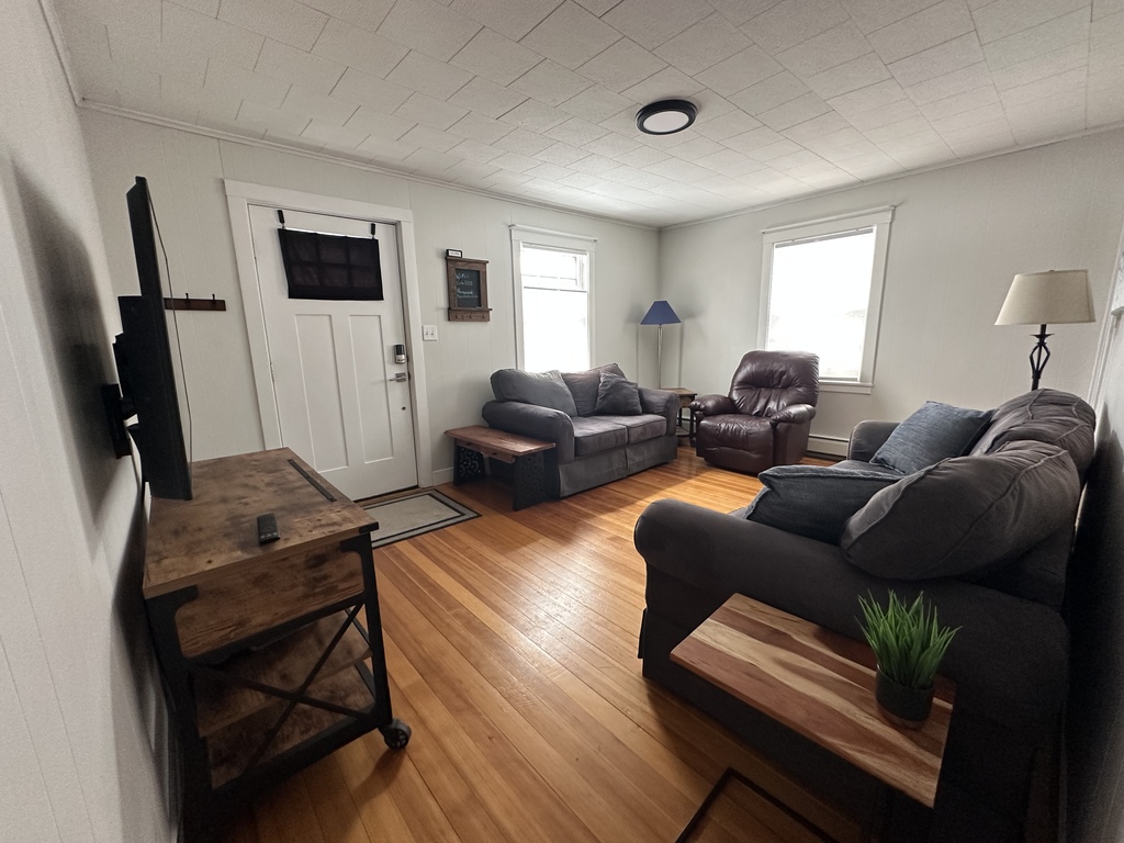 2 Bedroom Furnished Rental in Kittery, Kittery