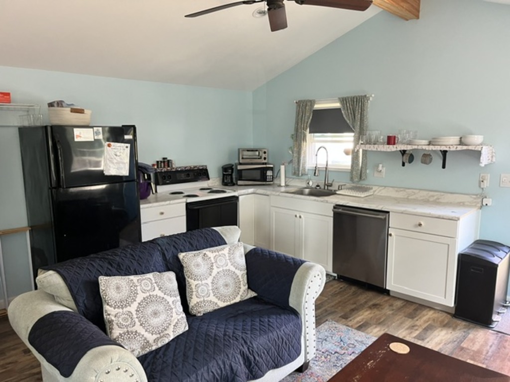 Studio Furnished Rental in Kittery, Kittery